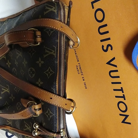 SOLD  SOLD SOLD Authentic Louis Vuitton popincourt/ w bag - Picture 4 of 8